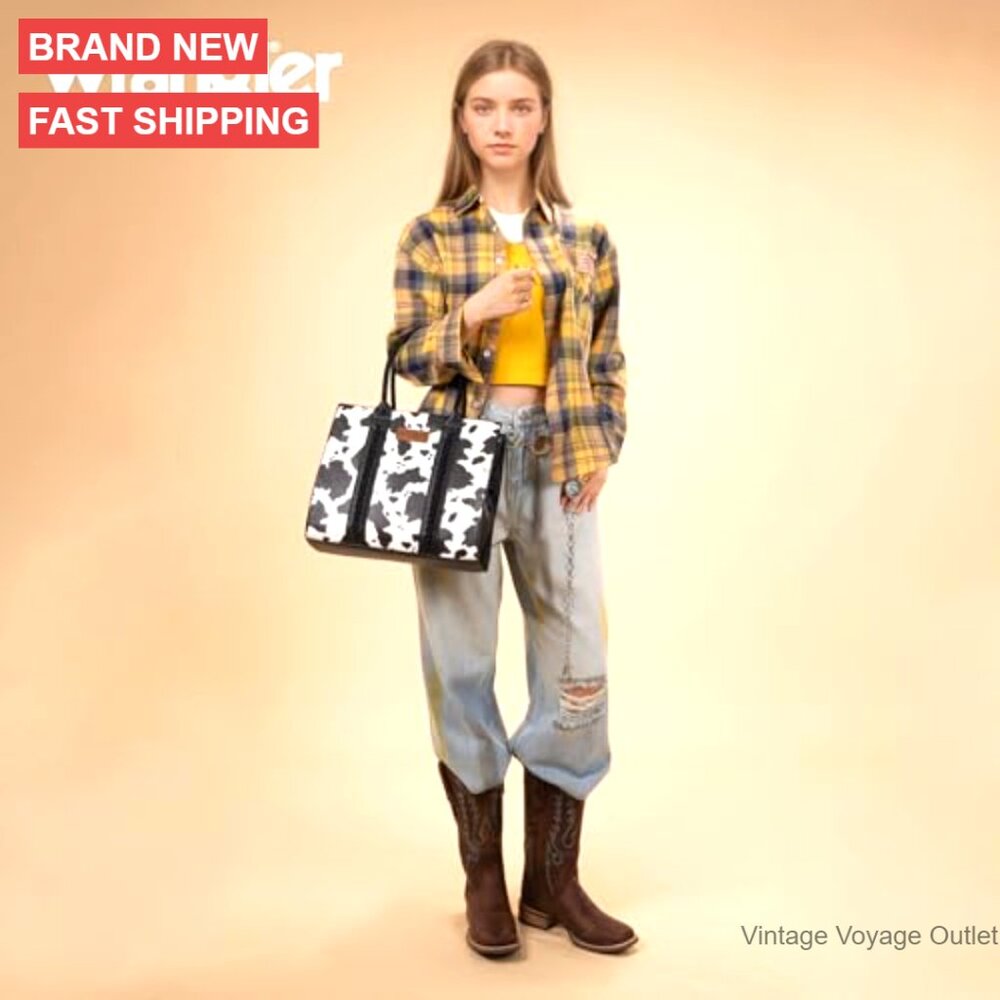 Large Vegan Leather Tote Bag with Adjustable Strap for Work Essentials - Picture 5 of 7